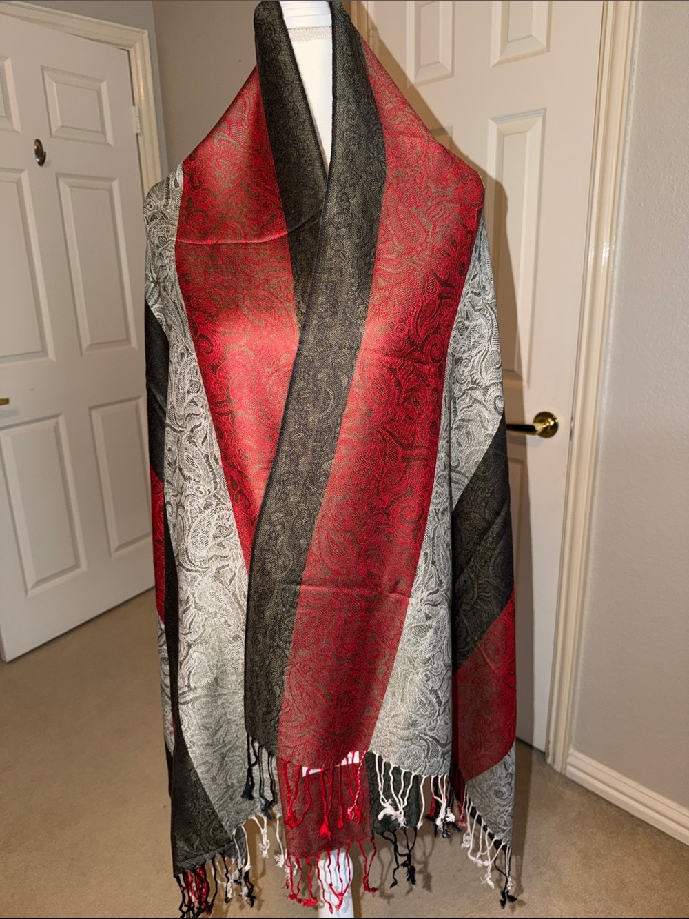 Elegant Red & Black Paisley Pashmina Shawl Wrap